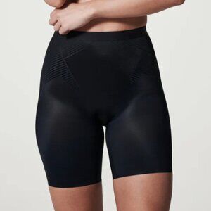 NWT SPANX SPANXshape Invisible Mid-Thigh Short in Very Black Size Large